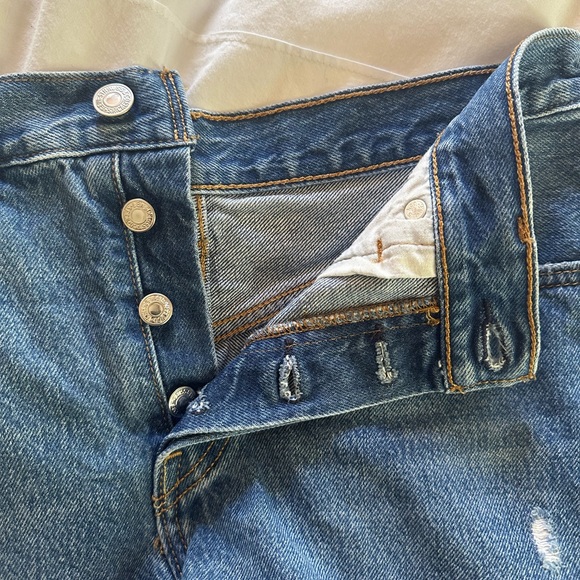 Levi’s 501 High-Rise Denim Shorts - Picture 6 of 6